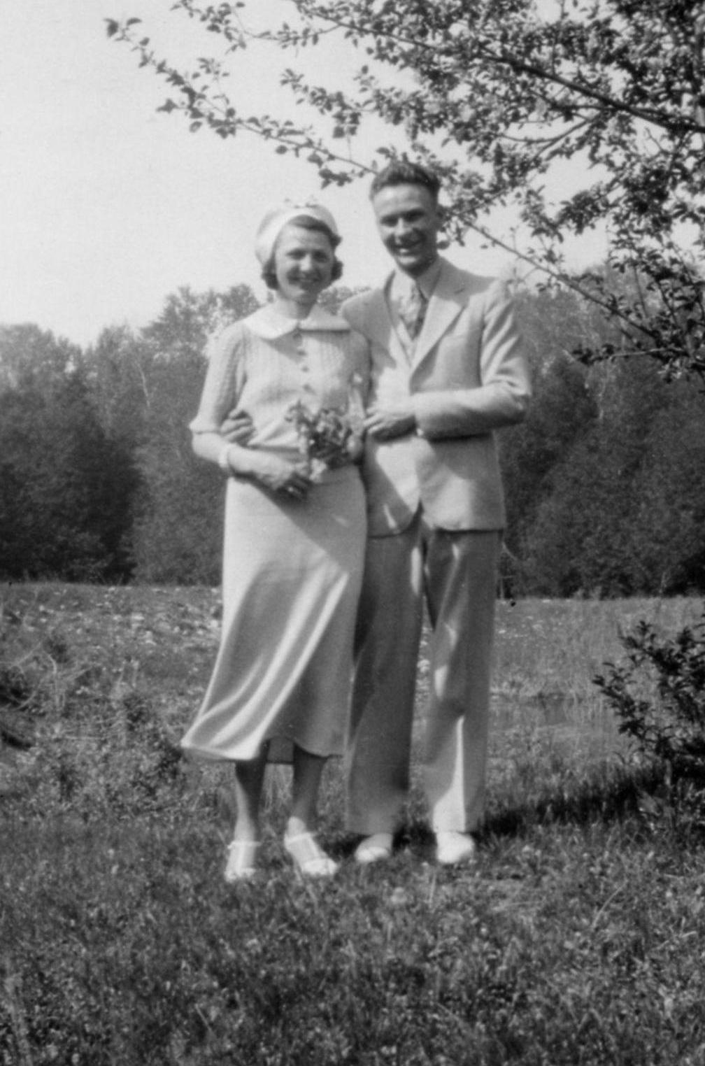 Paula and Elmer - Courting Days